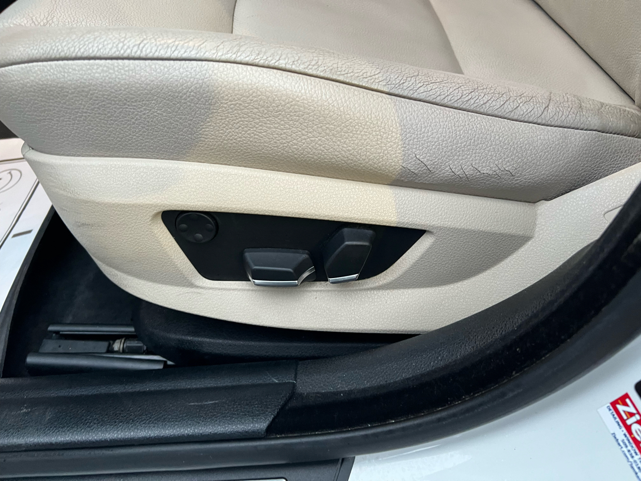 BMW 5 Series 4dr Sdn 535i xDrive AWD 2013