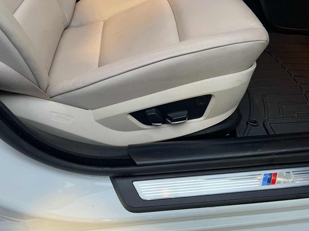 BMW 5 Series 4dr Sdn 535i xDrive AWD 2013