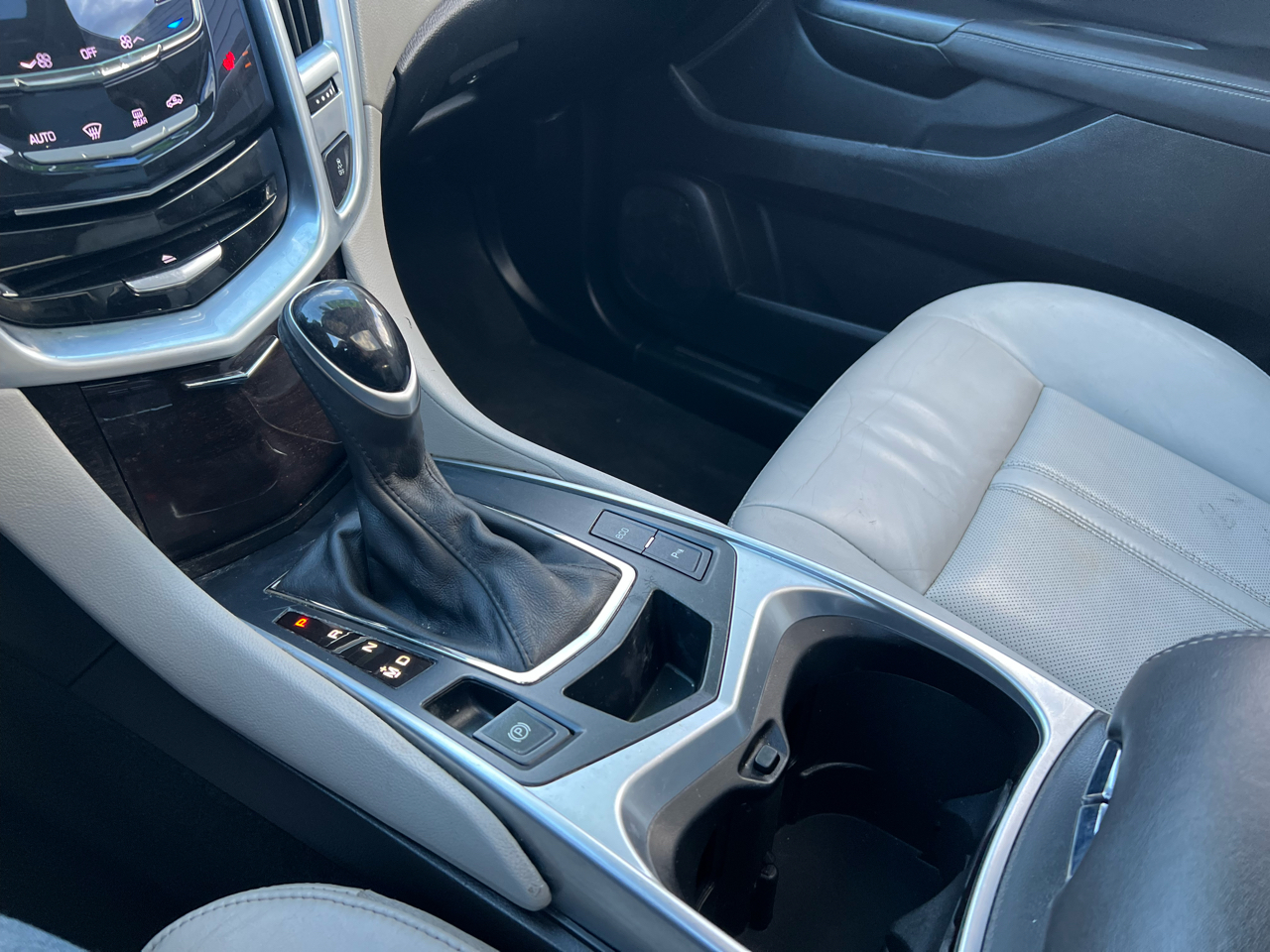 Cadillac SRX FWD 4dr Luxury Collection 2016