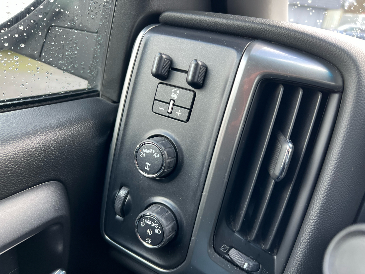 Chevrolet Silverado 1500 4WD Crew Cab 143.5" LT w/1LT 2018