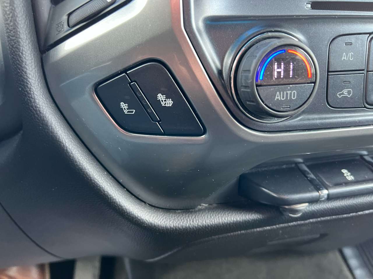 Chevrolet Silverado 1500 4WD Crew Cab 143.5" LT w/1LT 2018