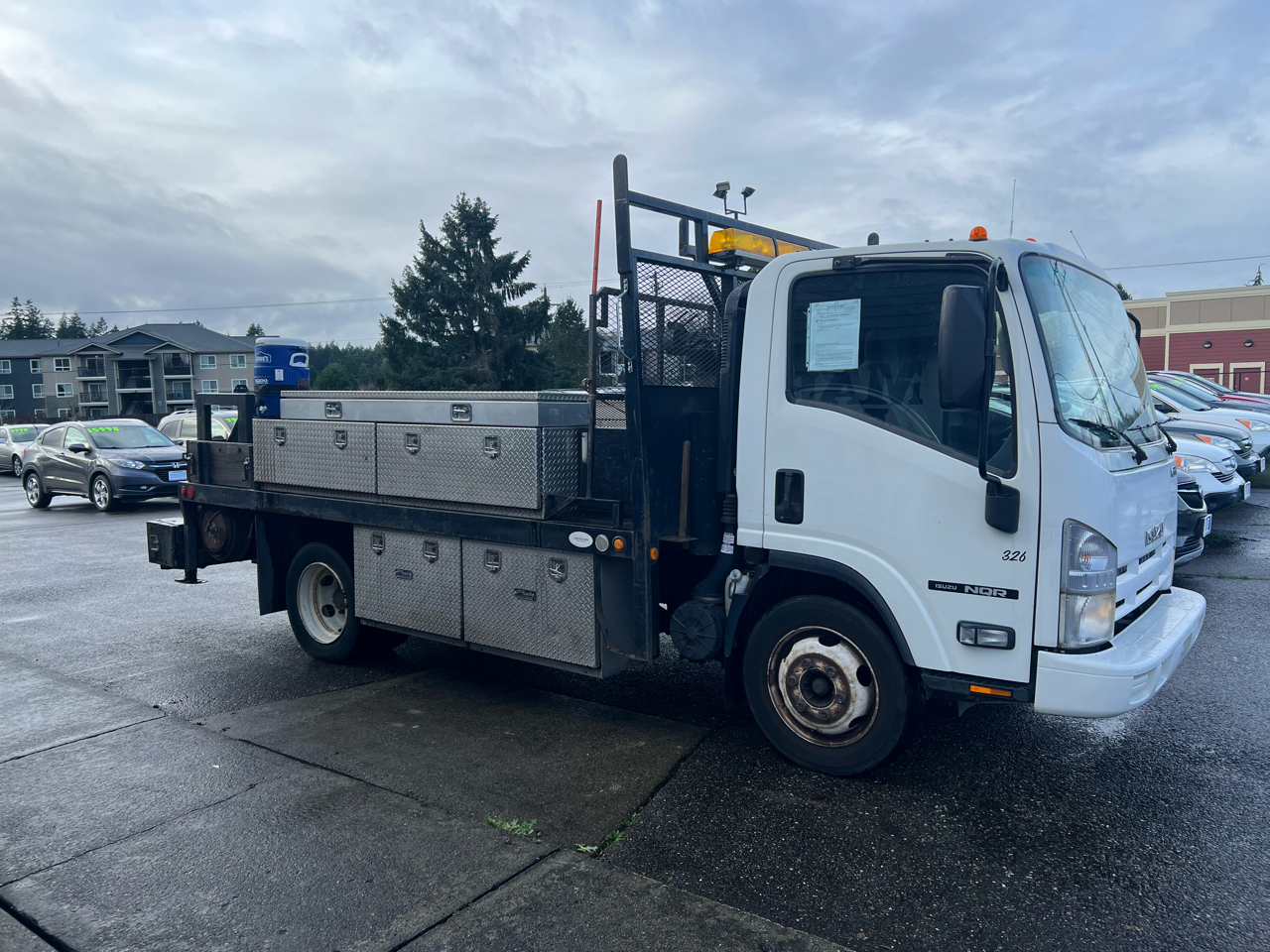 Isuzu DSL REG 109" WB WHITE CAB IBT PWL 2010