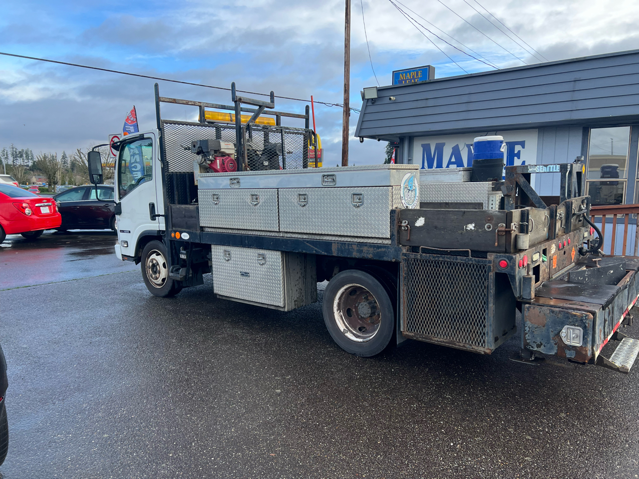 Isuzu DSL REG 109" WB WHITE CAB IBT PWL 2010