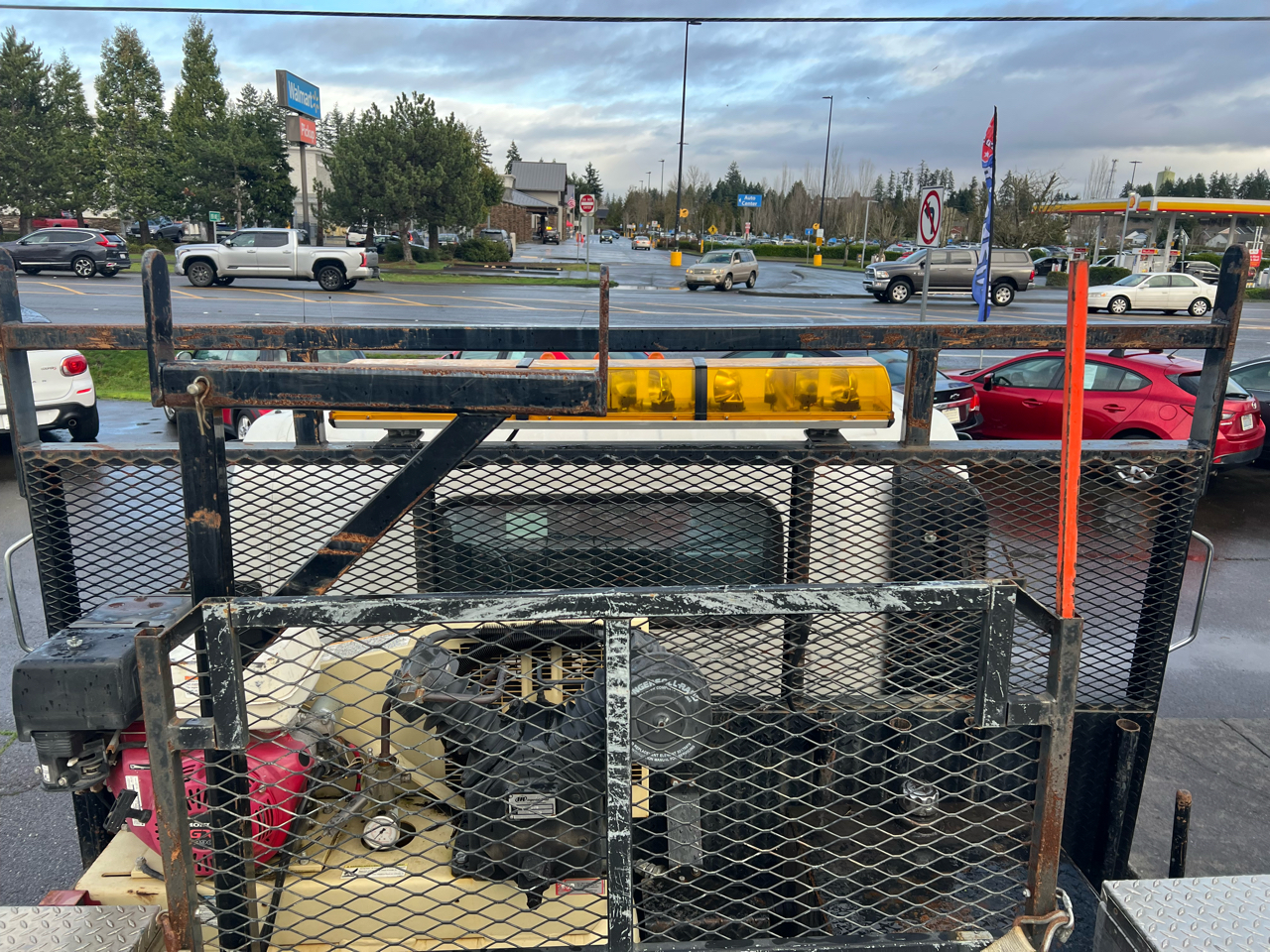 Isuzu DSL REG 109" WB WHITE CAB IBT PWL 2010