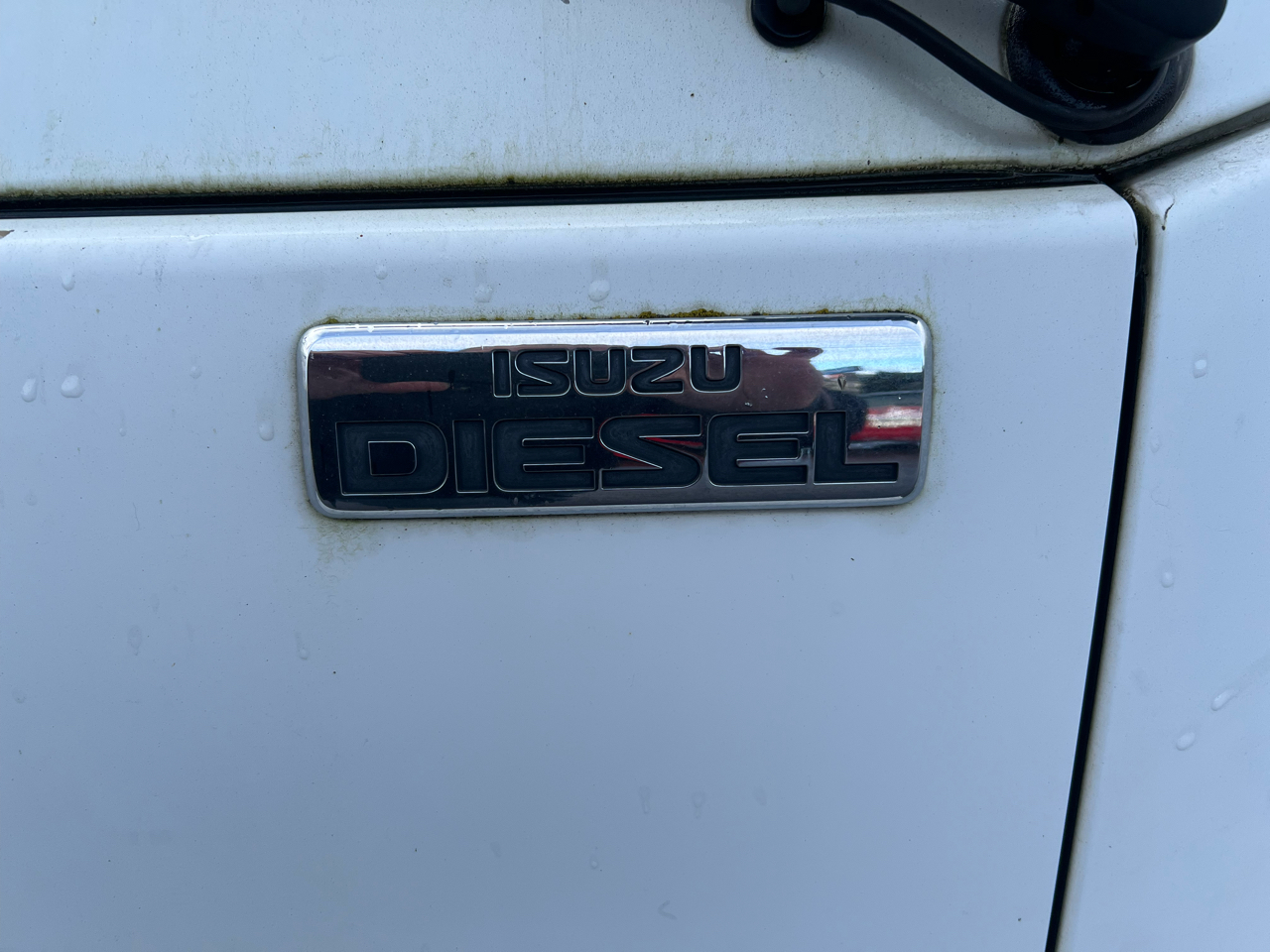 Isuzu DSL REG 109" WB WHITE CAB IBT PWL 2010