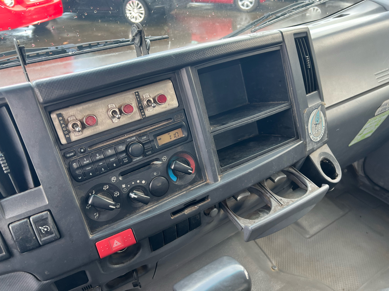 Isuzu DSL REG 109" WB WHITE CAB IBT PWL 2010