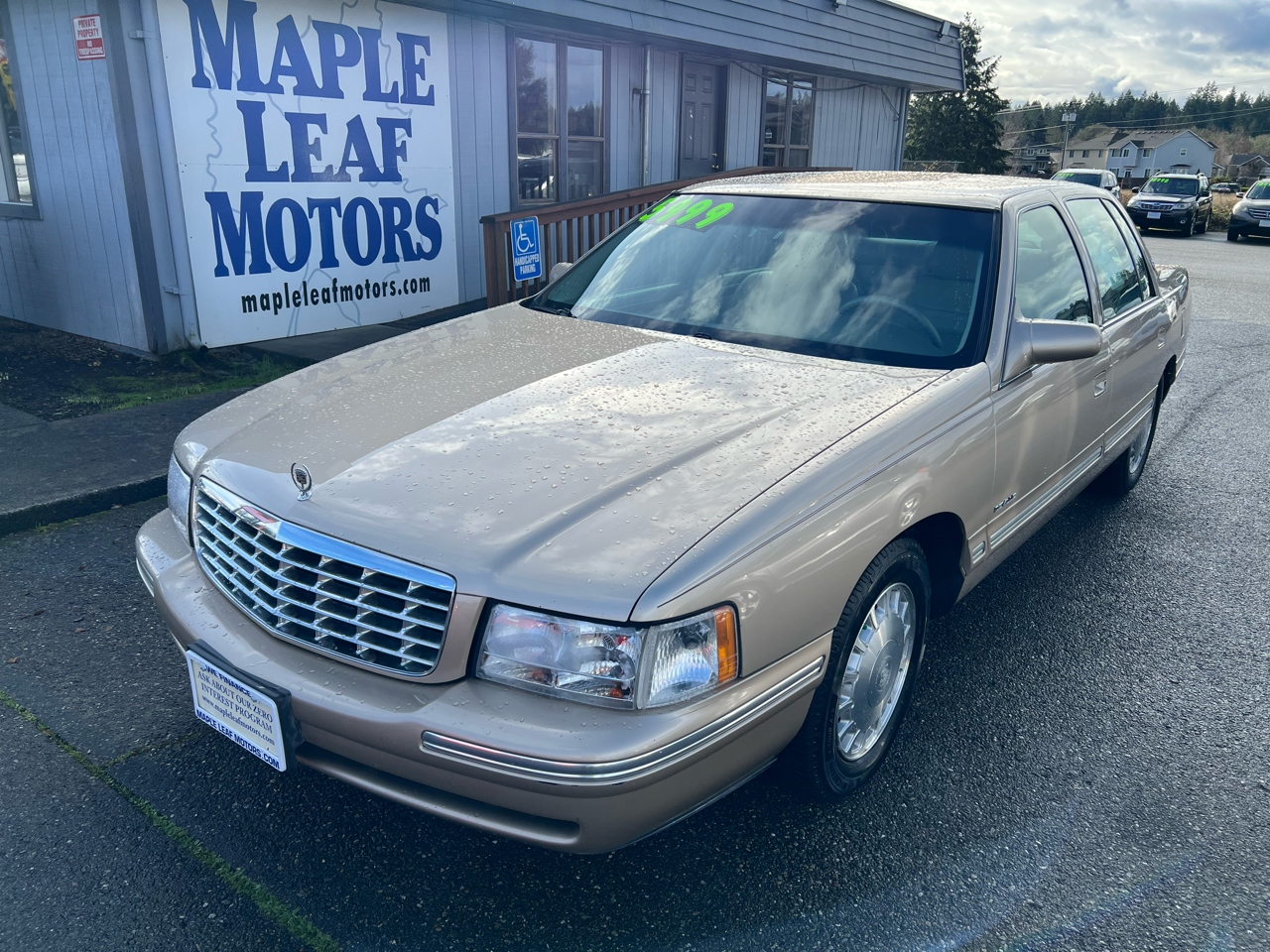 1998 Cadillac DeVille 4dr Sdn
