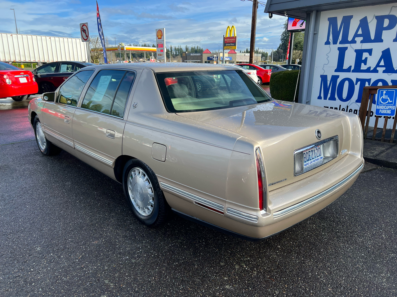 Cadillac DeVille 4dr Sdn 1998