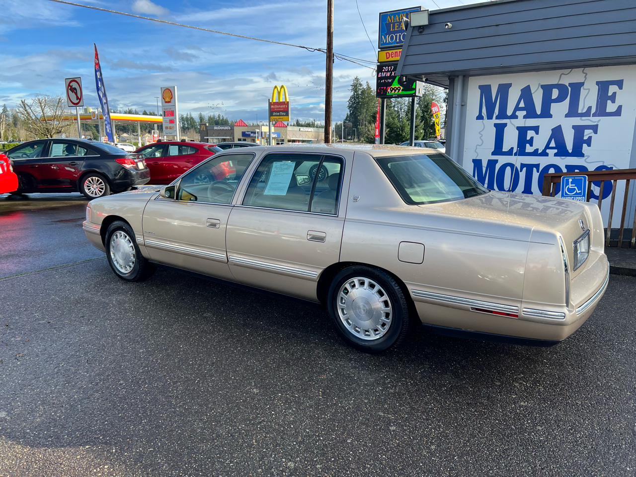 Cadillac DeVille 4dr Sdn 1998