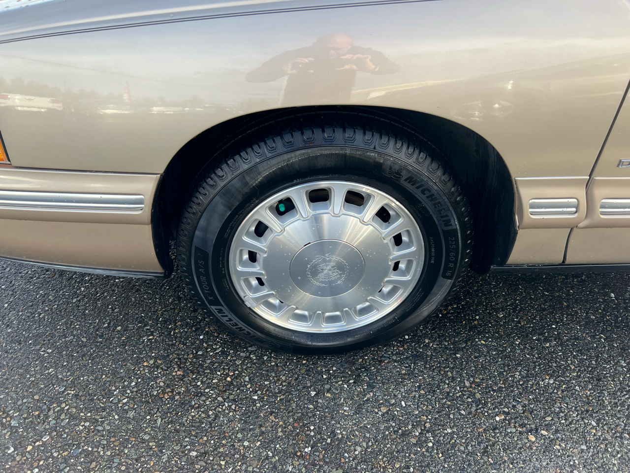 Cadillac DeVille 4dr Sdn 1998