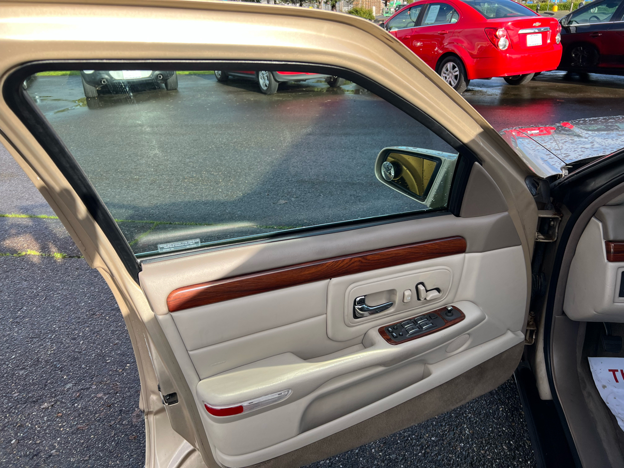 Cadillac DeVille 4dr Sdn 1998