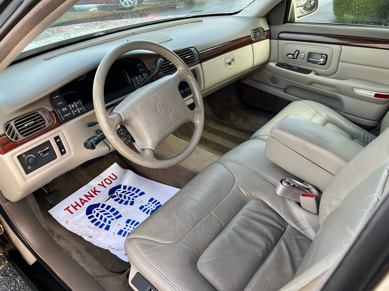 Cadillac DeVille 4dr Sdn 1998