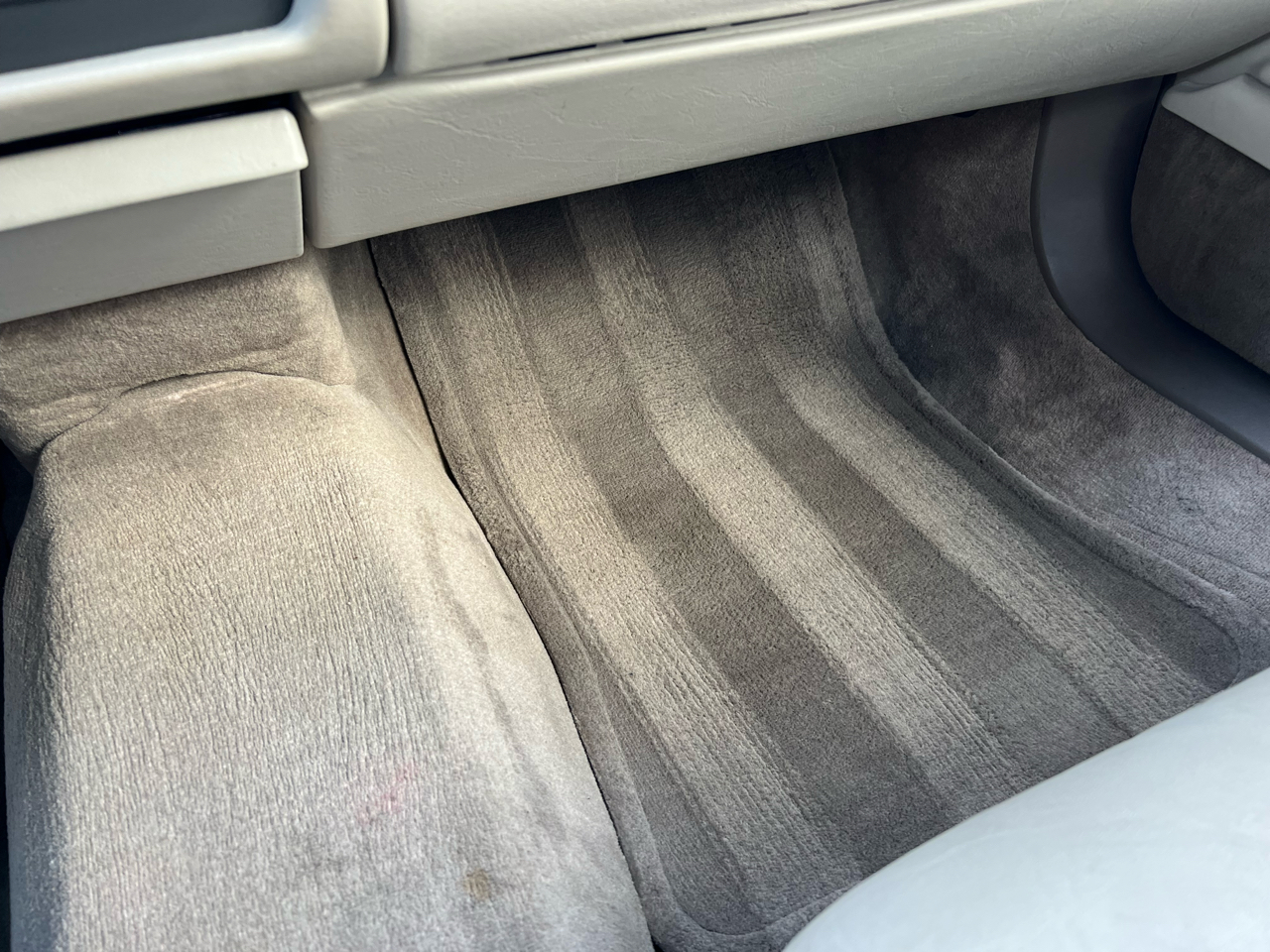 Cadillac DeVille 4dr Sdn 1998