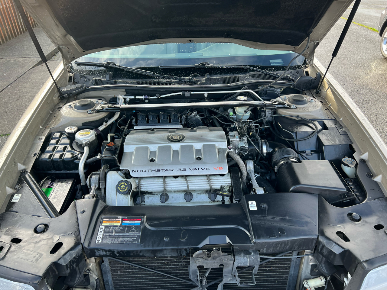 Cadillac DeVille 4dr Sdn 1998