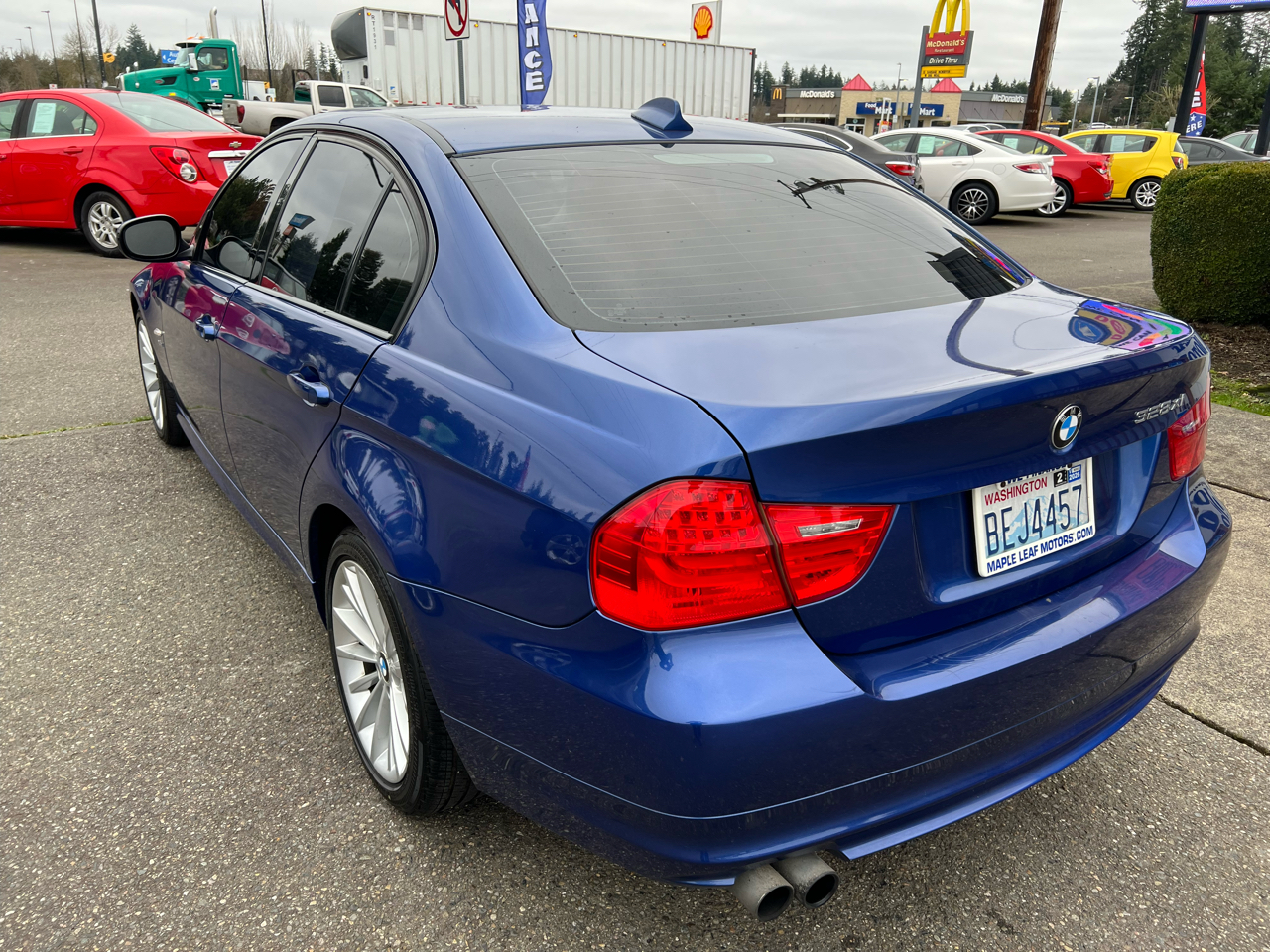 BMW 3 Series 4dr Sdn 328i xDrive AWD SULEV 2010