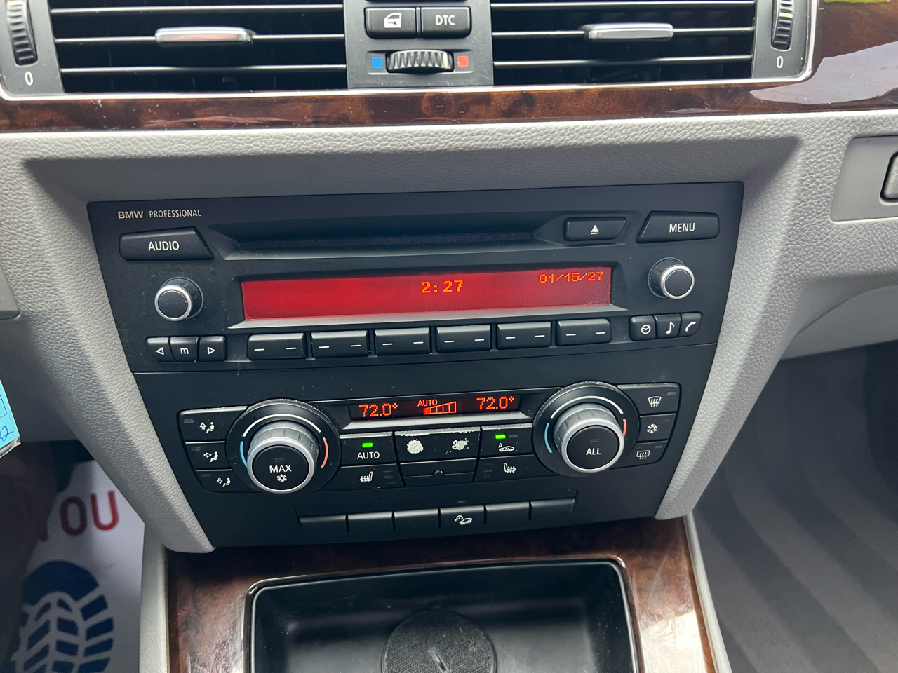 BMW 3 Series 4dr Sdn 328i xDrive AWD SULEV 2010