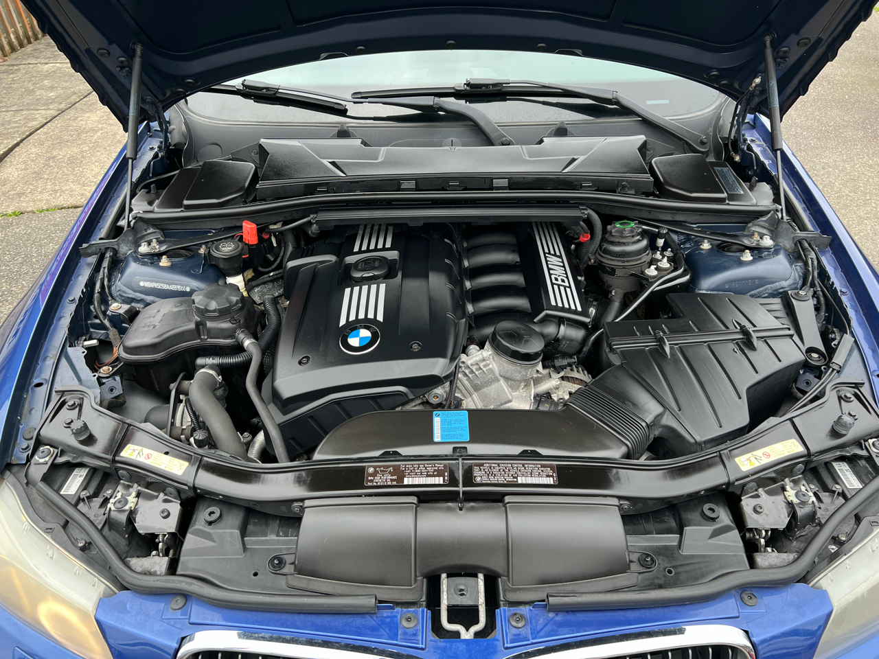 BMW 3 Series 4dr Sdn 328i xDrive AWD SULEV 2010