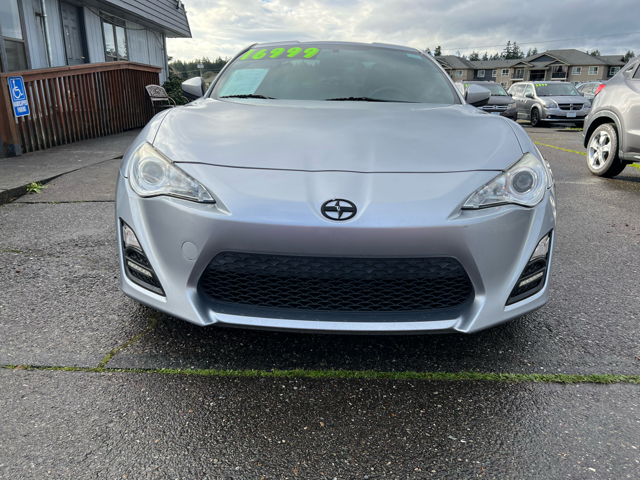 Scion FR-S 2dr Cpe Auto (Natl) 2015