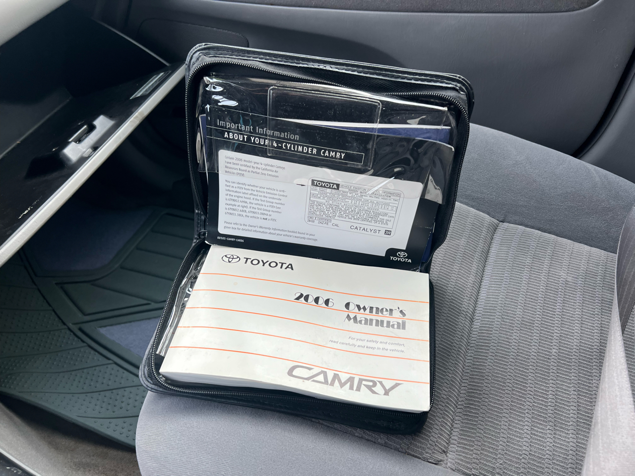 Toyota Camry 4dr Sdn LE Auto (Natl) 2006