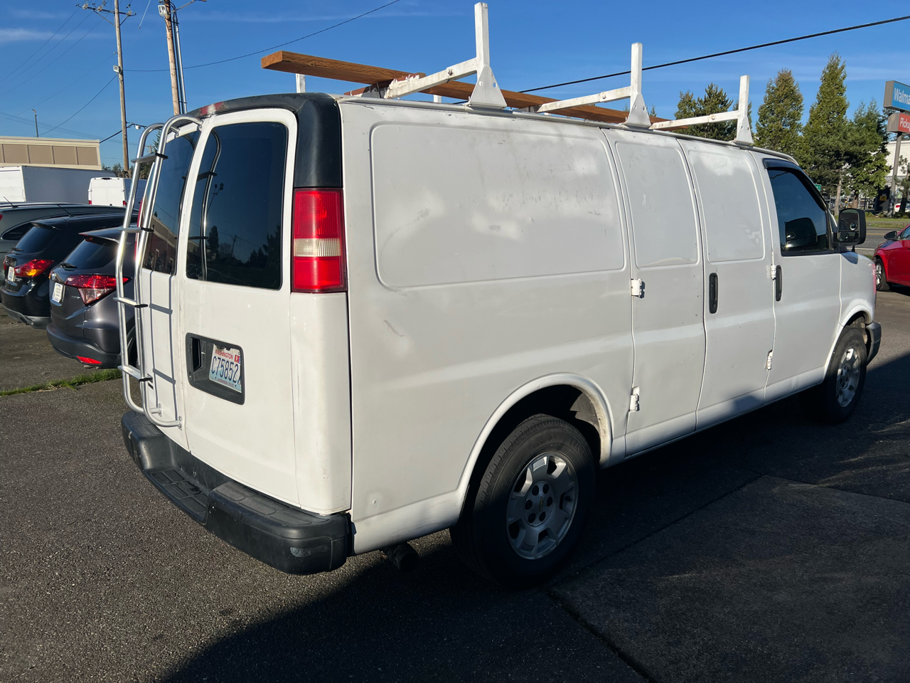 Chevrolet Express Cargo Van RWD 1500 135" 2012