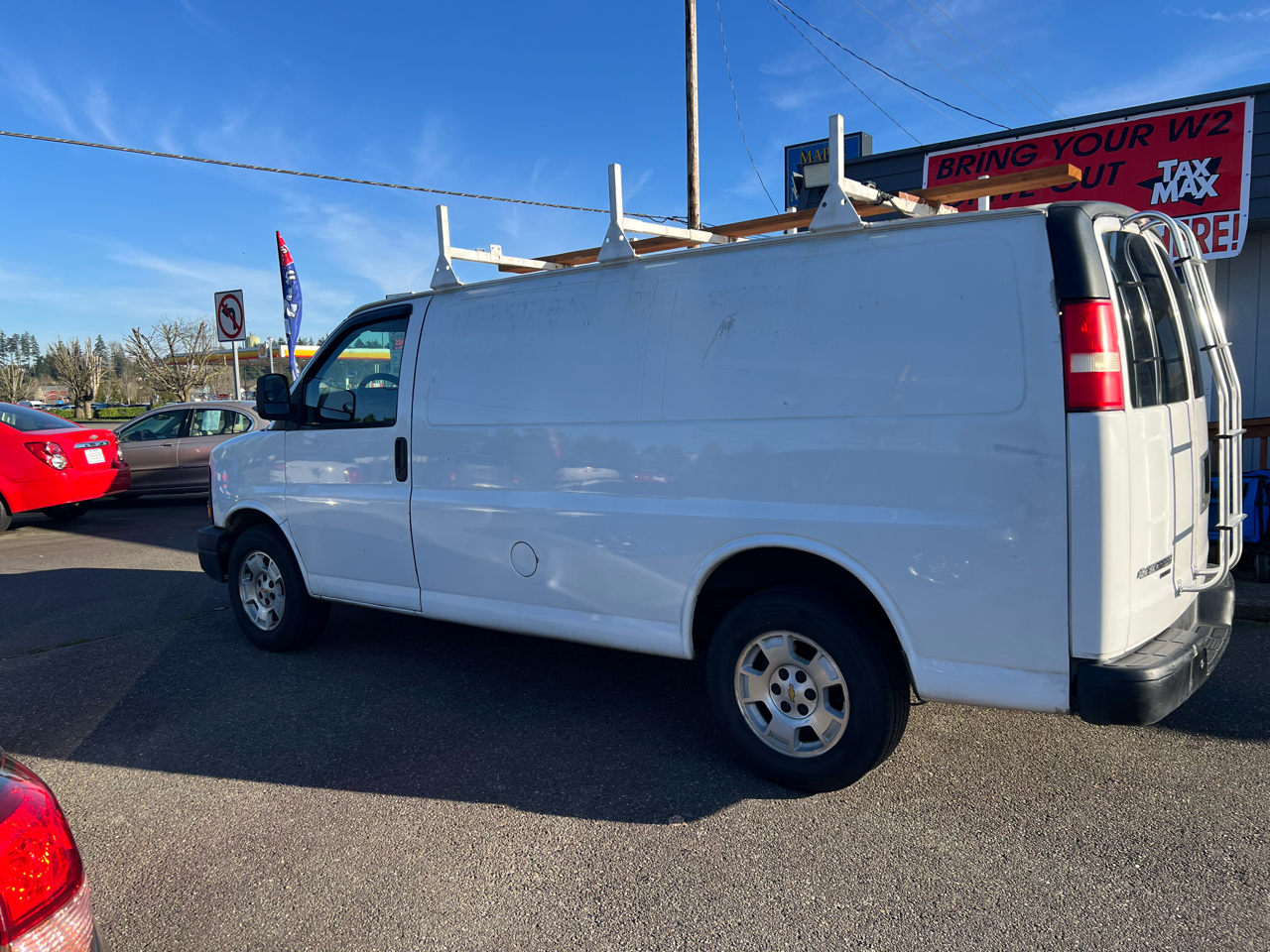 Chevrolet Express Cargo Van RWD 1500 135" 2012