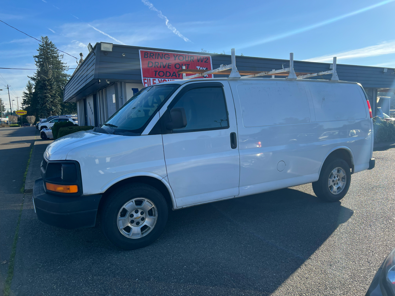 Chevrolet Express Cargo Van RWD 1500 135" 2012