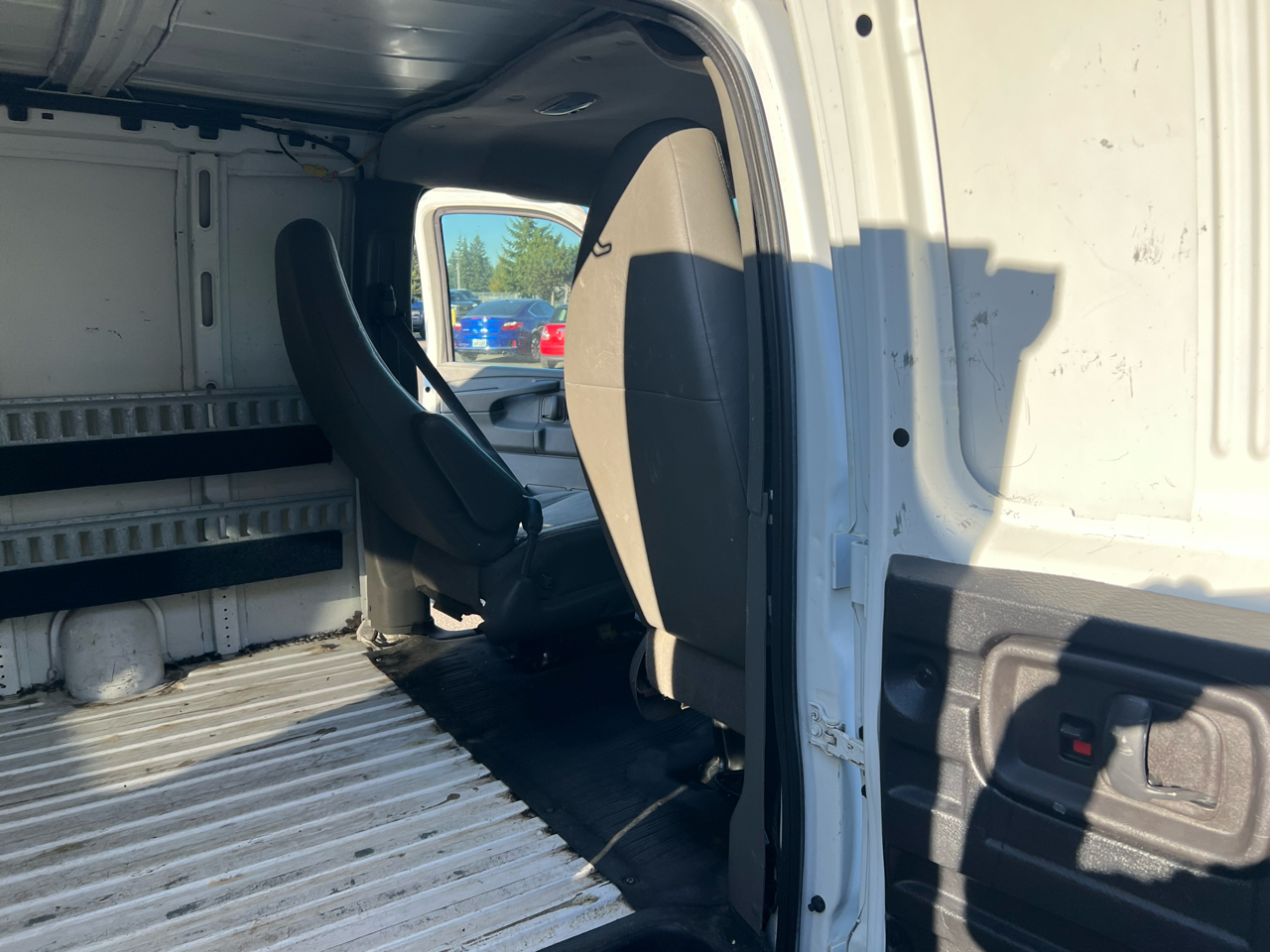 Chevrolet Express Cargo Van RWD 1500 135" 2012