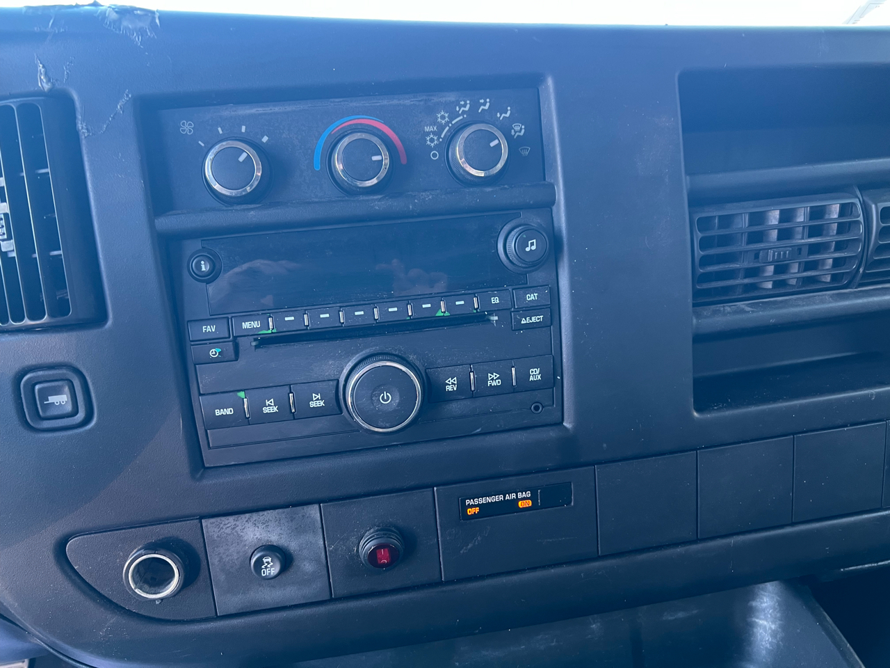 Chevrolet Express Cargo Van RWD 1500 135" 2012