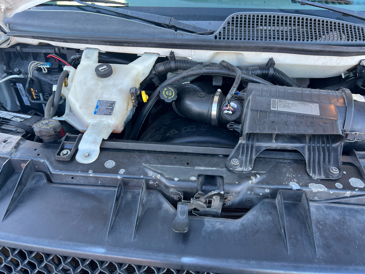 Chevrolet Express Cargo Van RWD 1500 135" 2012