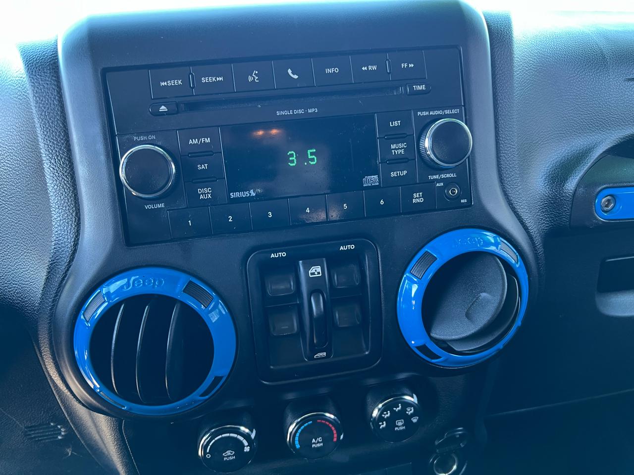 Jeep Wrangler Unlimited 4WD 4dr Sport 2011