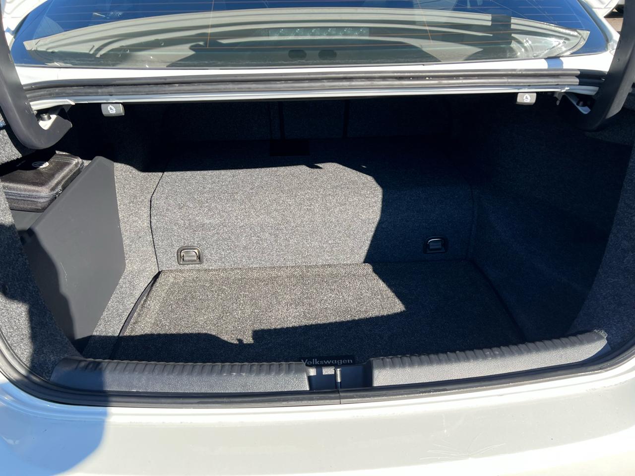 Volkswagen Jetta Sedan 4dr DSG Hybrid 2014