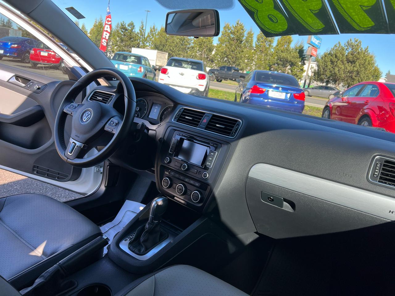 Volkswagen Jetta Sedan 4dr DSG Hybrid 2014