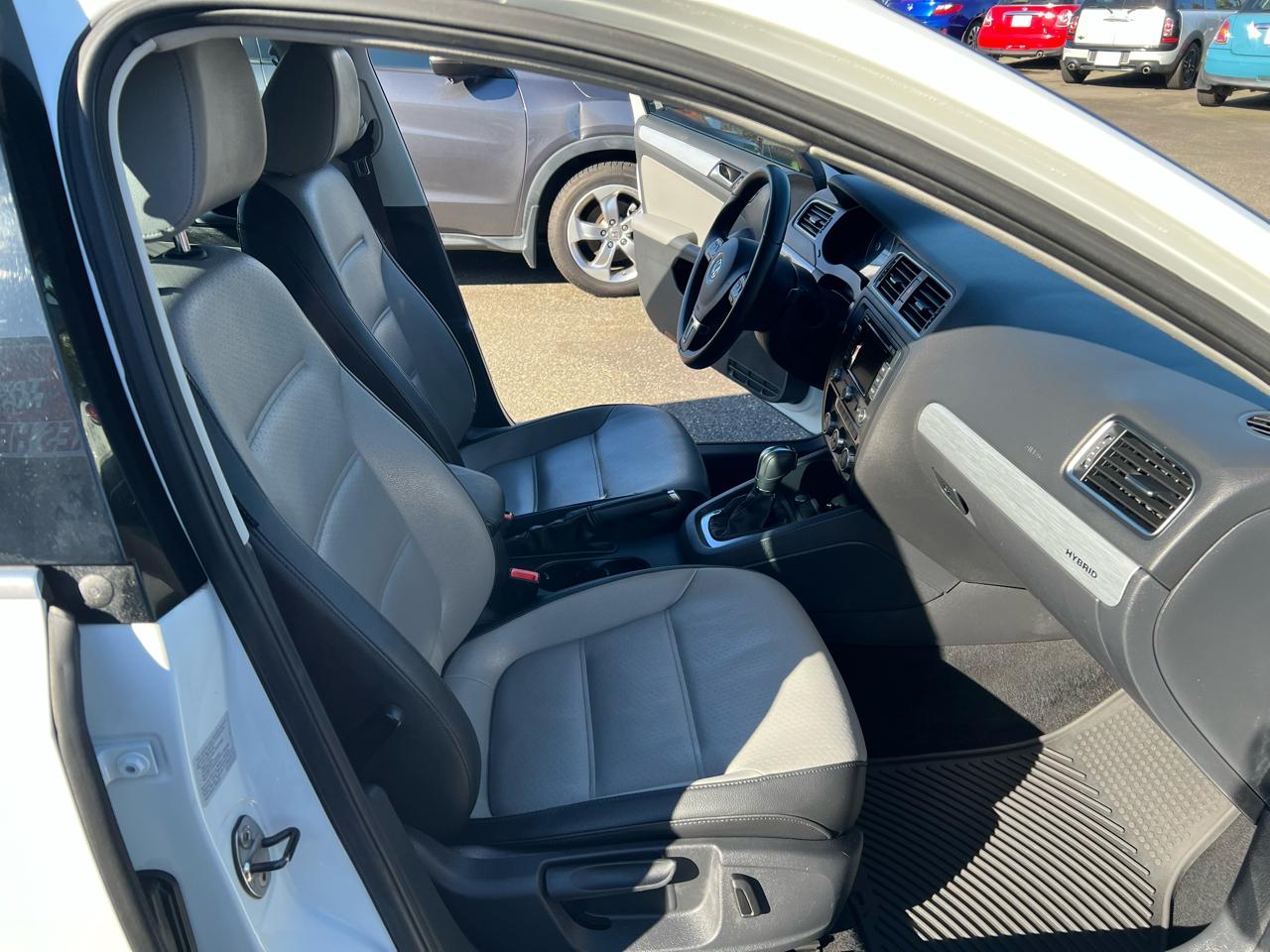 Volkswagen Jetta Sedan 4dr DSG Hybrid 2014