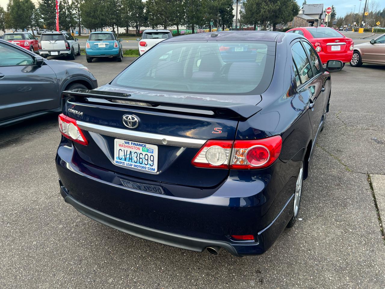 Toyota Corolla 4dr Sdn Man L (Natl) 2011