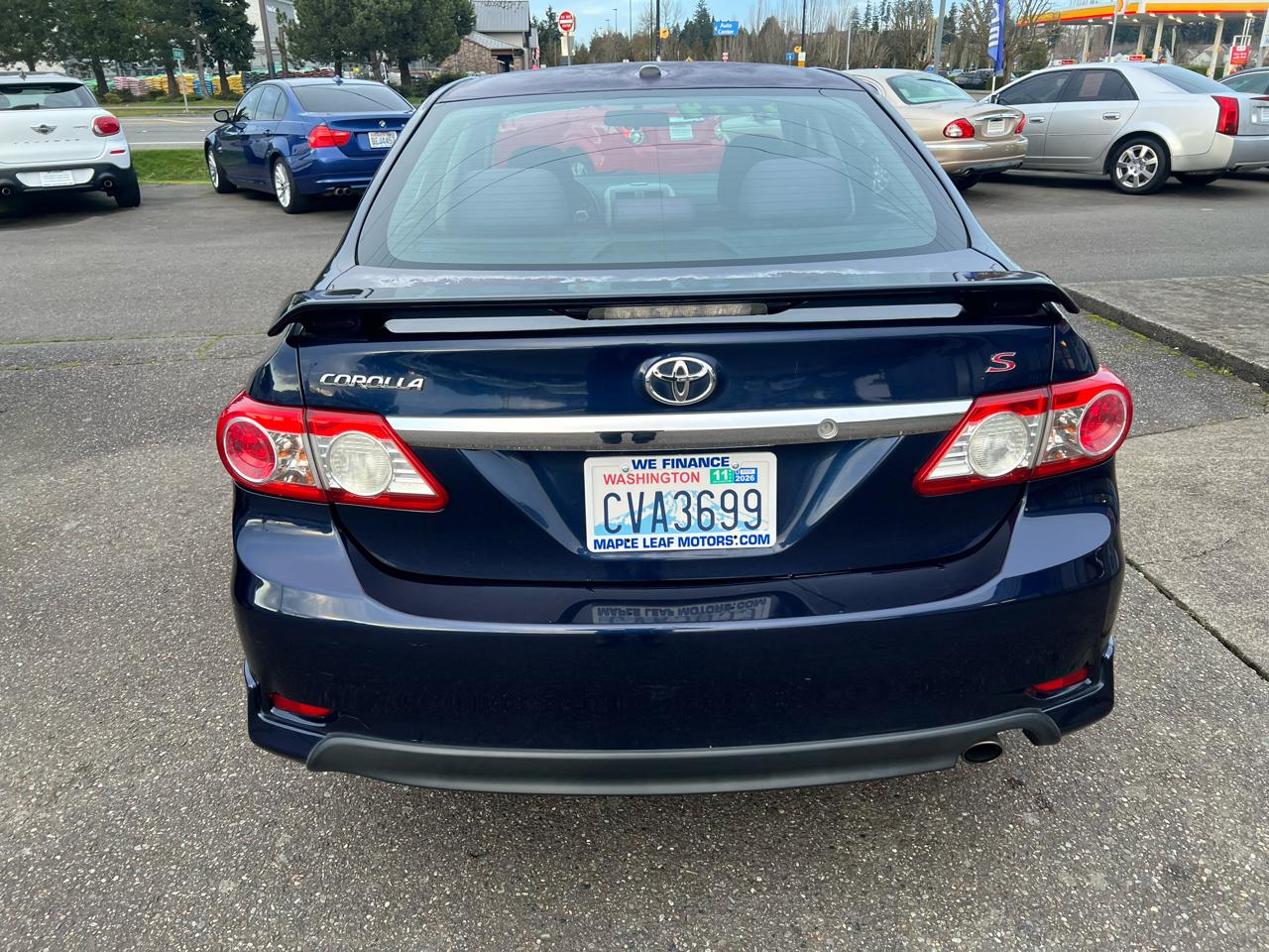 Toyota Corolla 4dr Sdn Man L (Natl) 2011