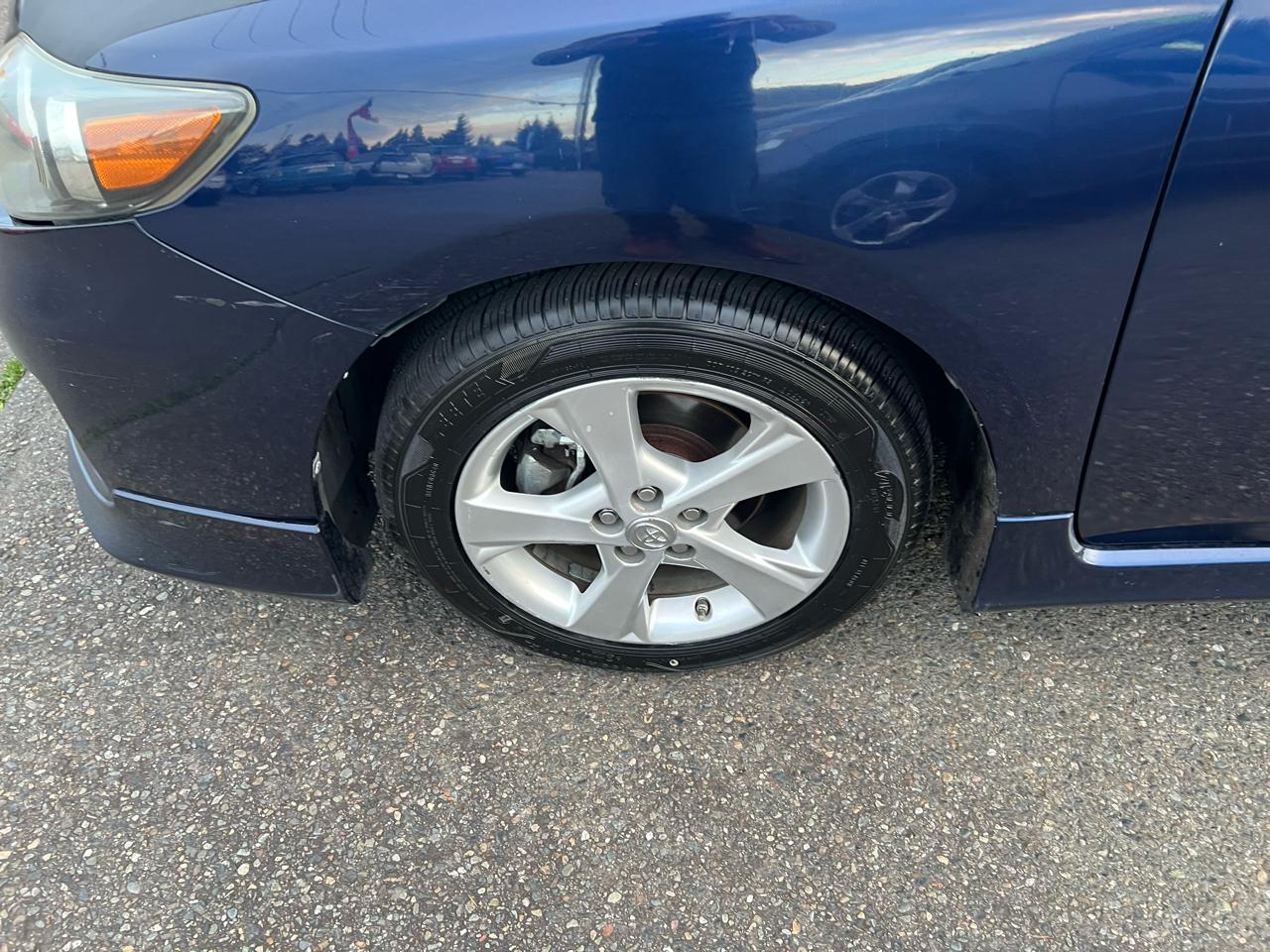 Toyota Corolla 4dr Sdn Man L (Natl) 2011