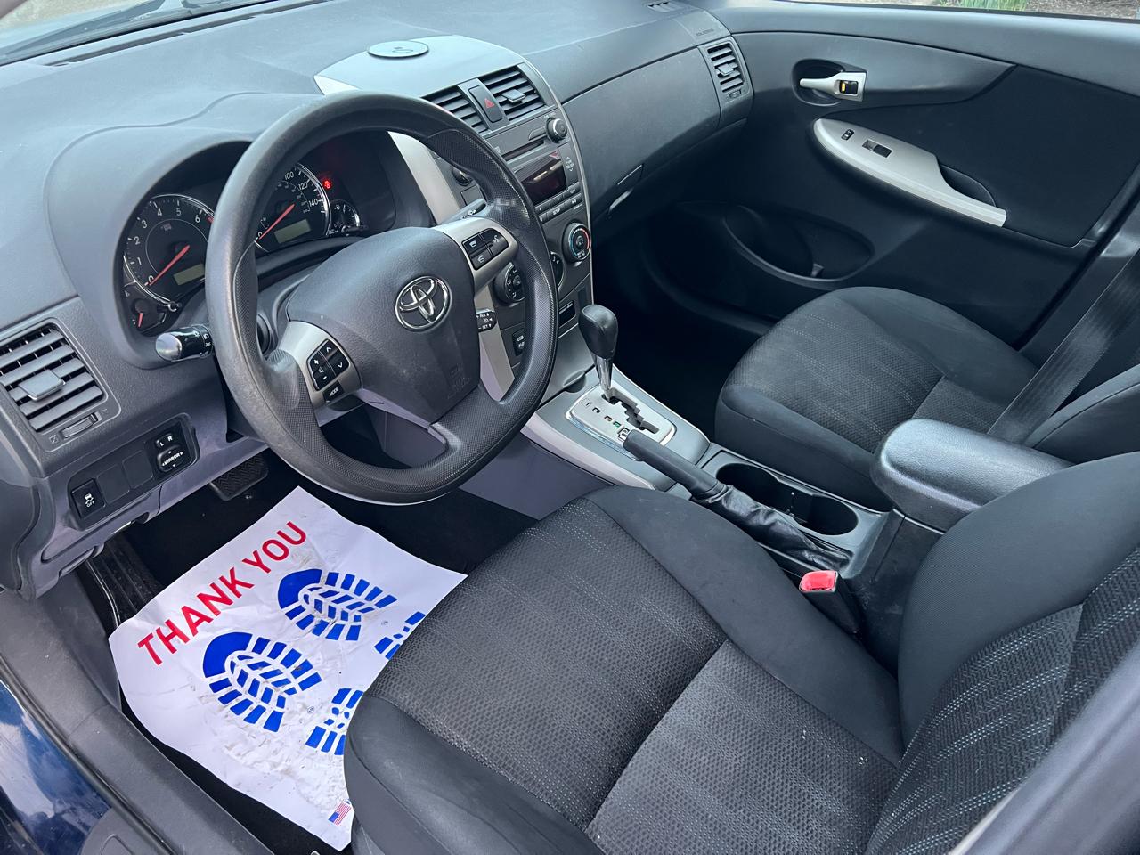 Toyota Corolla 4dr Sdn Man L (Natl) 2011