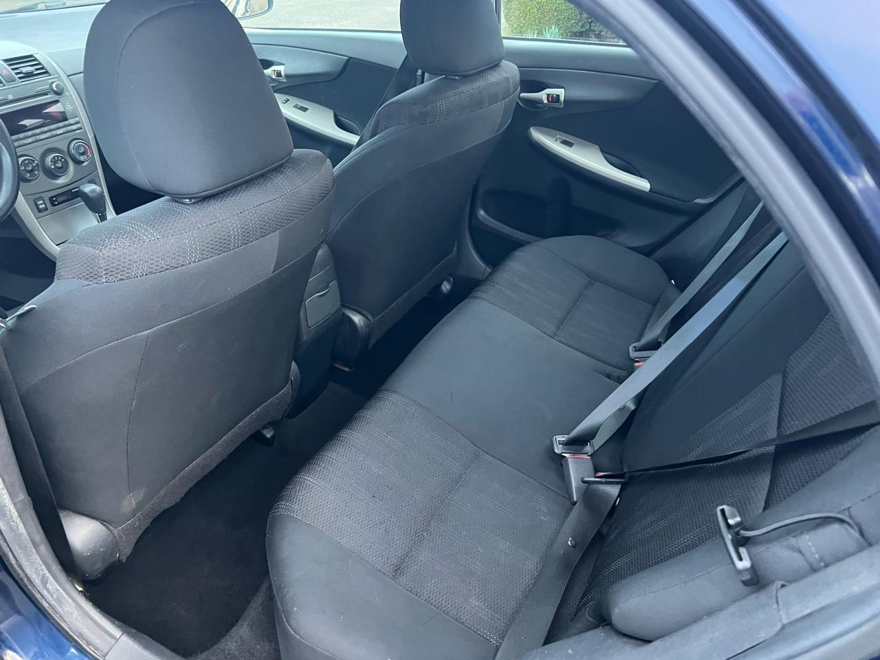 Toyota Corolla 4dr Sdn Man L (Natl) 2011