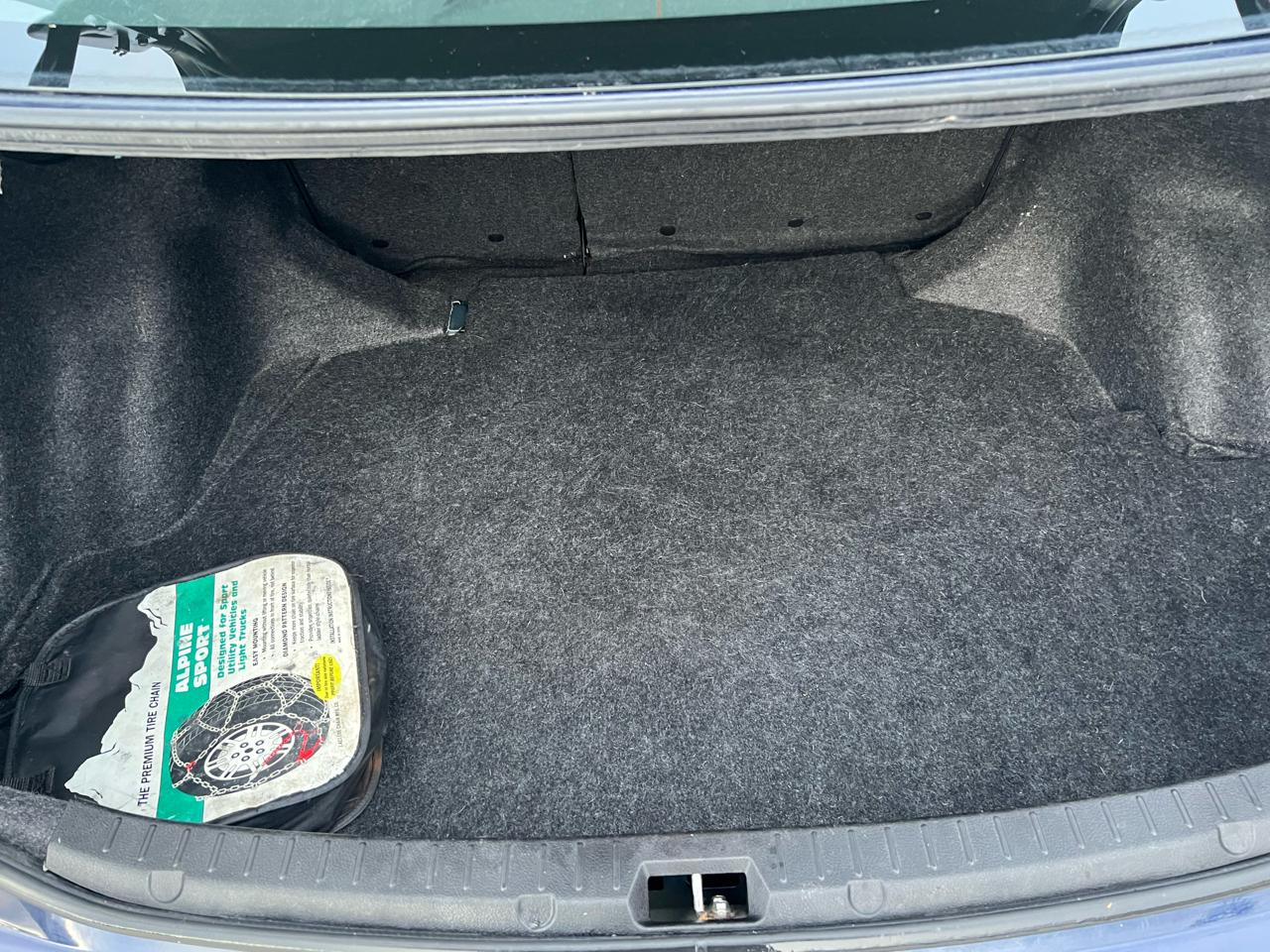 Toyota Corolla 4dr Sdn Man L (Natl) 2011