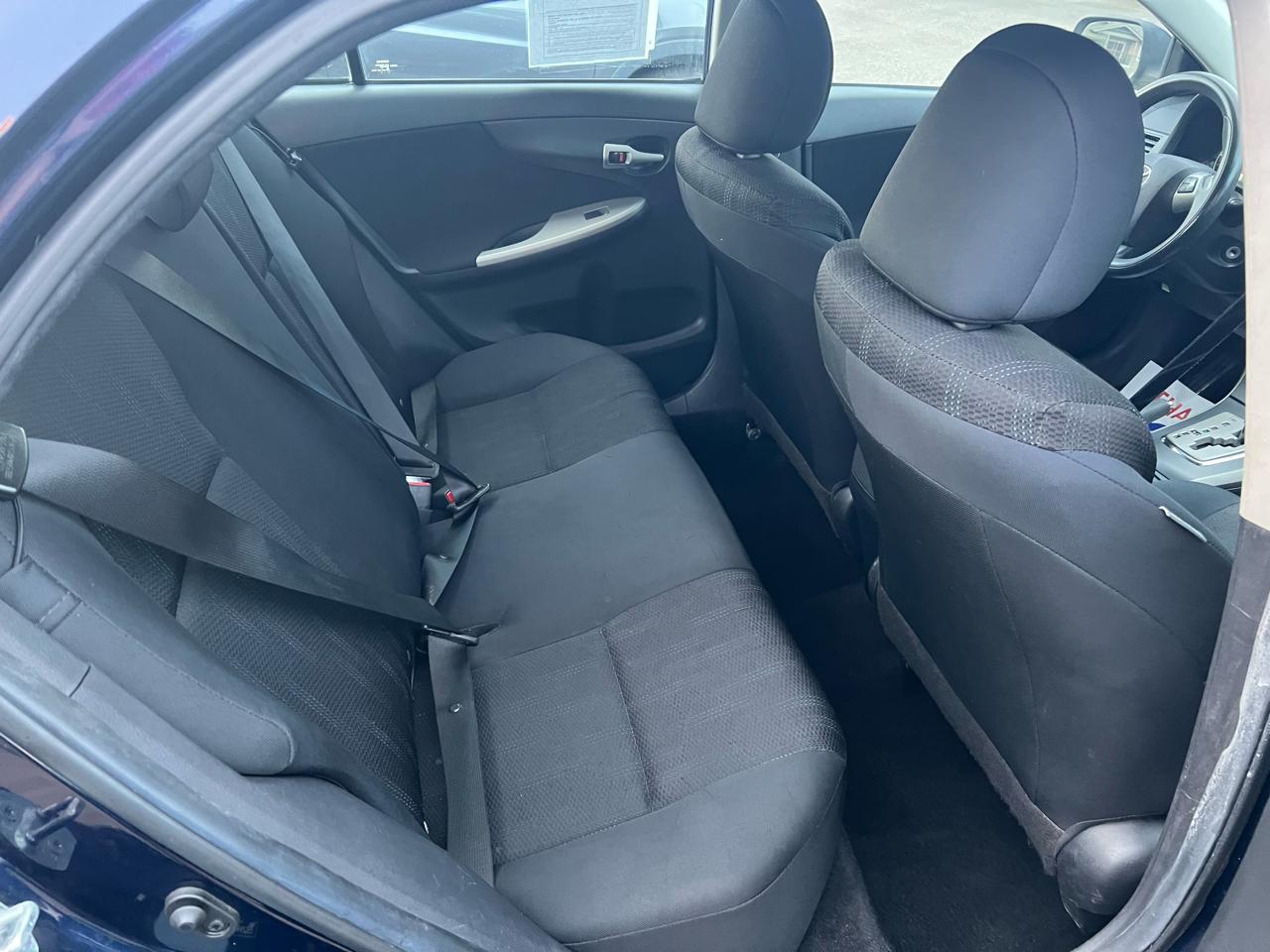 Toyota Corolla 4dr Sdn Man L (Natl) 2011