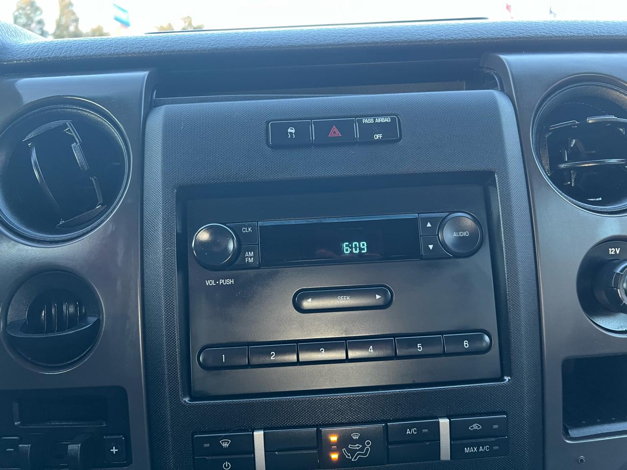 Ford F-150 2WD SuperCrew 145" XL 2009