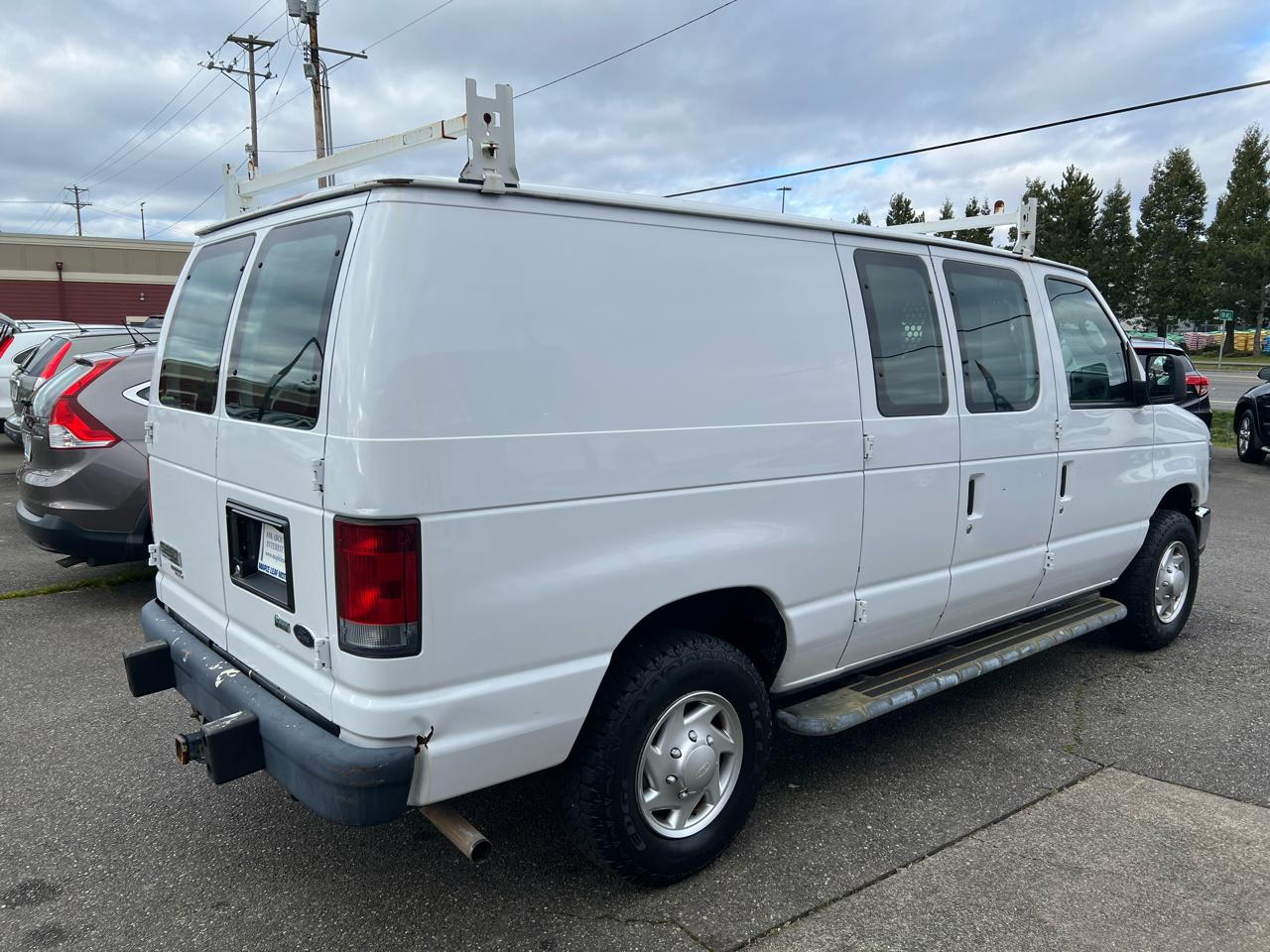 Ford Econoline Cargo Van E-250 Commercial 2013