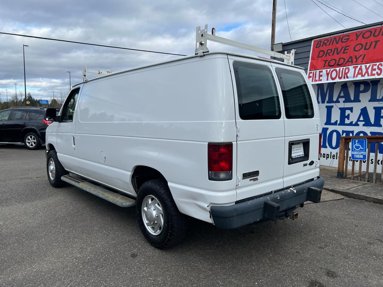 Ford Econoline Cargo Van E-250 Commercial 2013