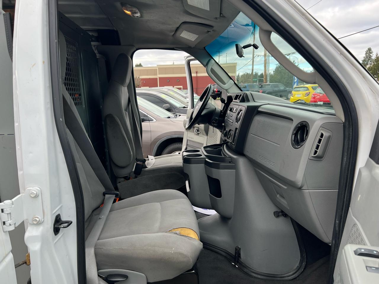 Ford Econoline Cargo Van E-250 Commercial 2013