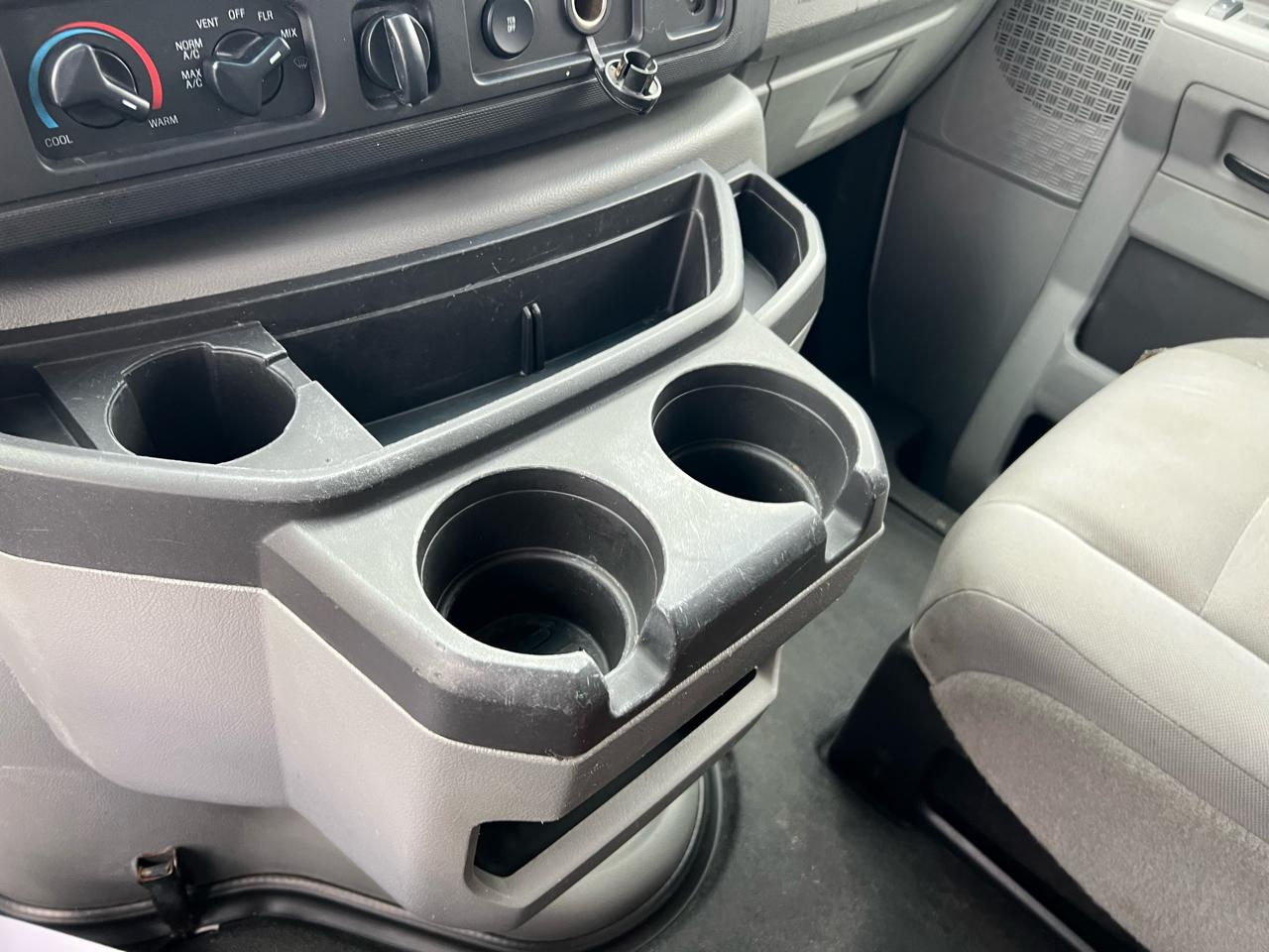 Ford Econoline Cargo Van E-250 Commercial 2013