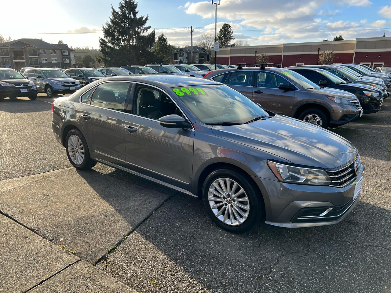 Volkswagen Passat 4dr Sdn 1.8T Auto SE PZEV 2016