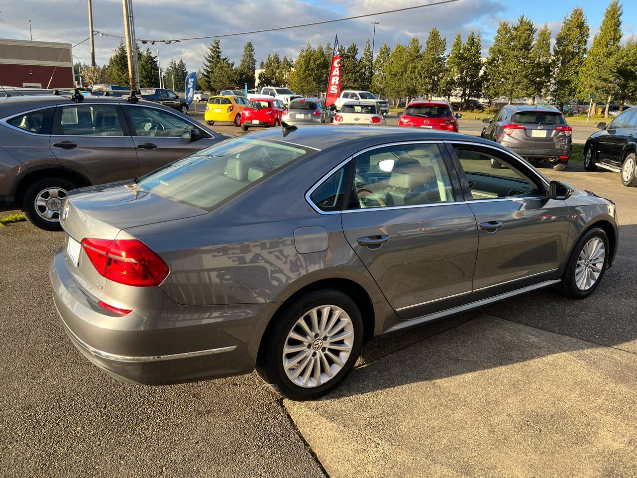 Volkswagen Passat 4dr Sdn 1.8T Auto SE PZEV 2016