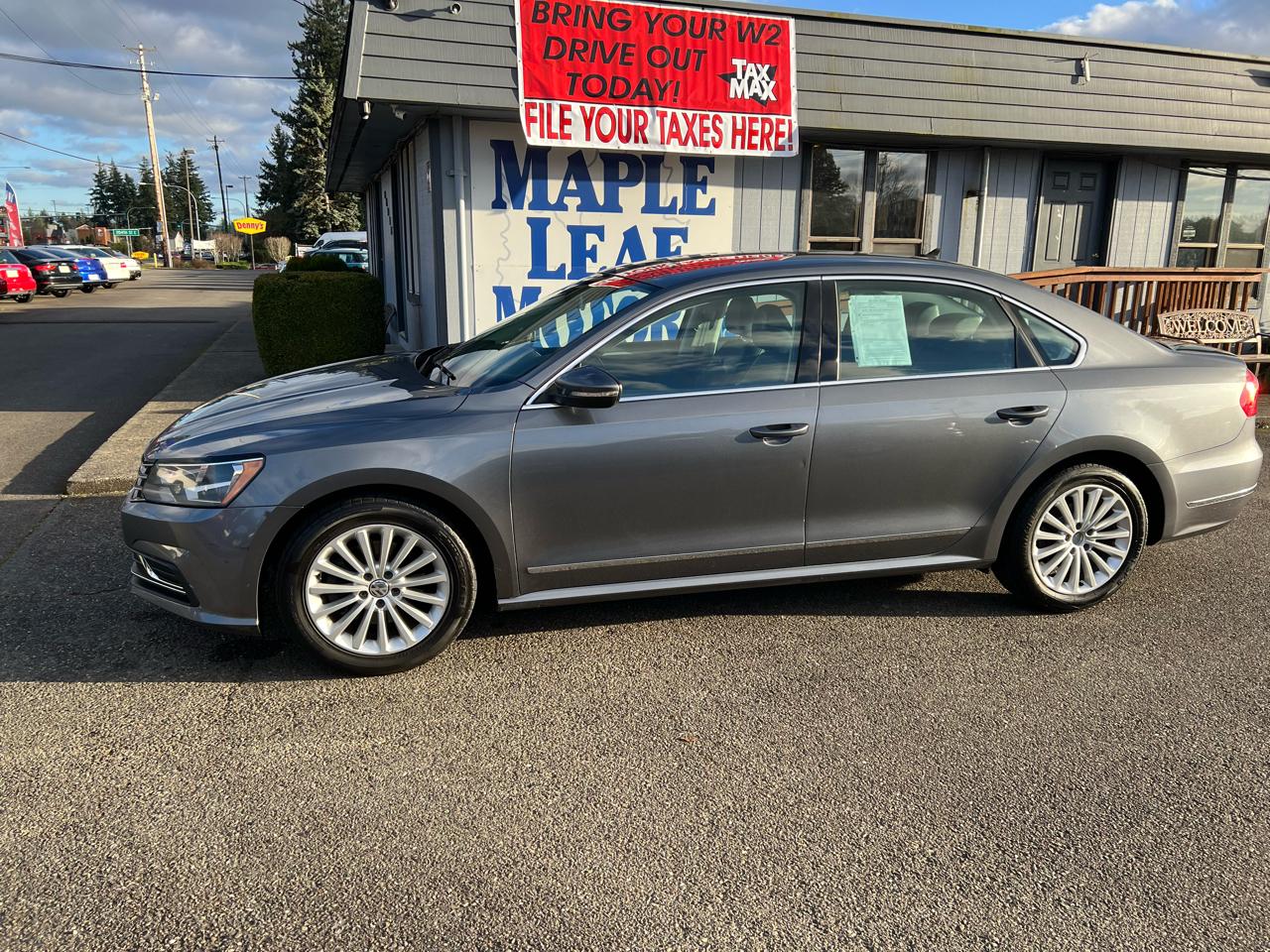 Volkswagen Passat 4dr Sdn 1.8T Auto SE PZEV 2016