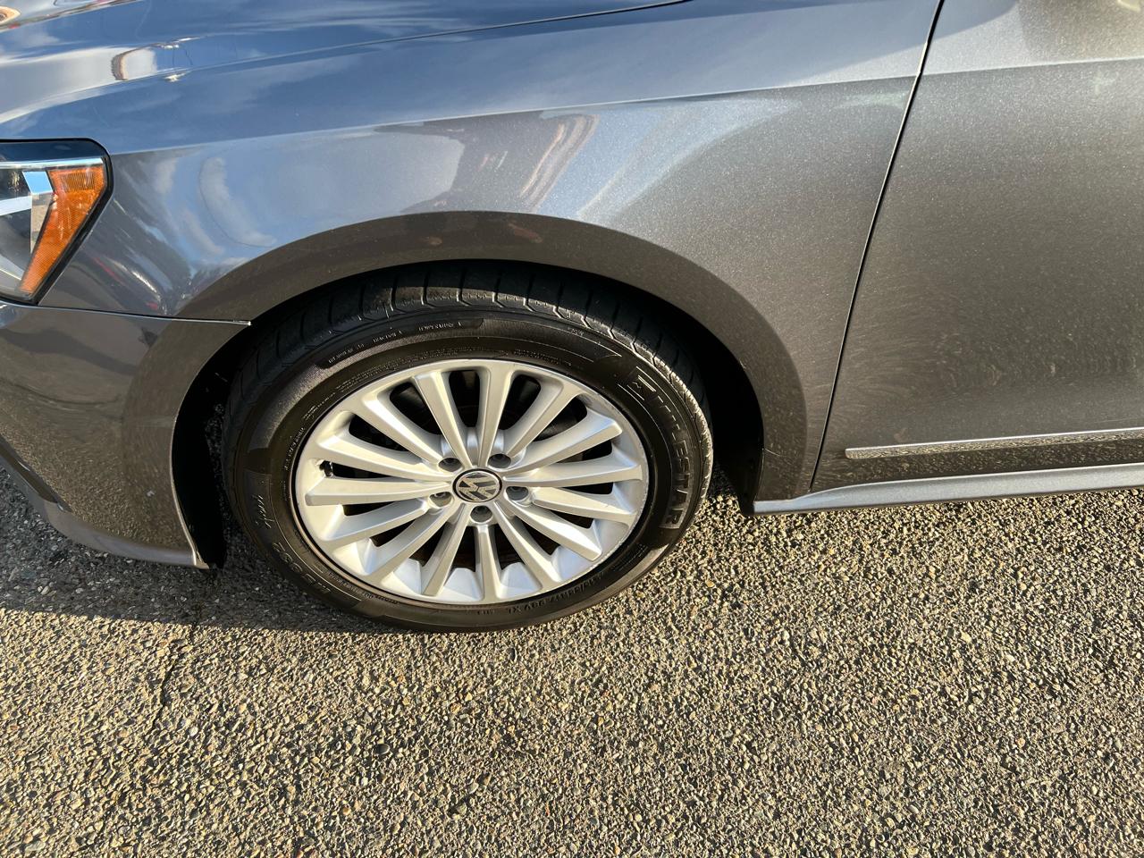 Volkswagen Passat 4dr Sdn 1.8T Auto SE PZEV 2016