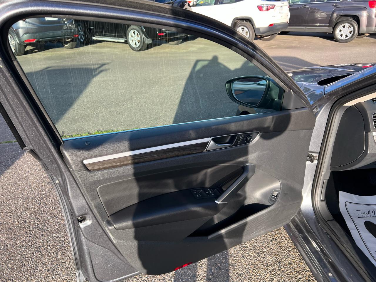 Volkswagen Passat 4dr Sdn 1.8T Auto SE PZEV 2016